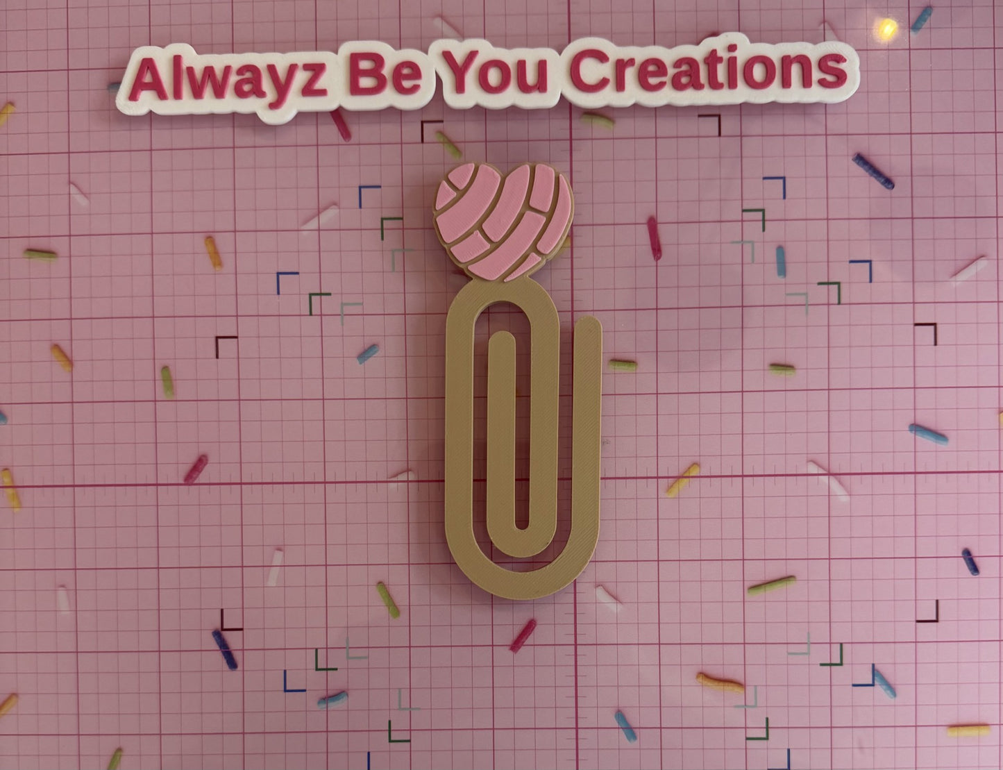 Concha Paperclip